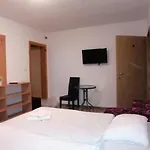 Gasthuis Pyramid Of The Sun